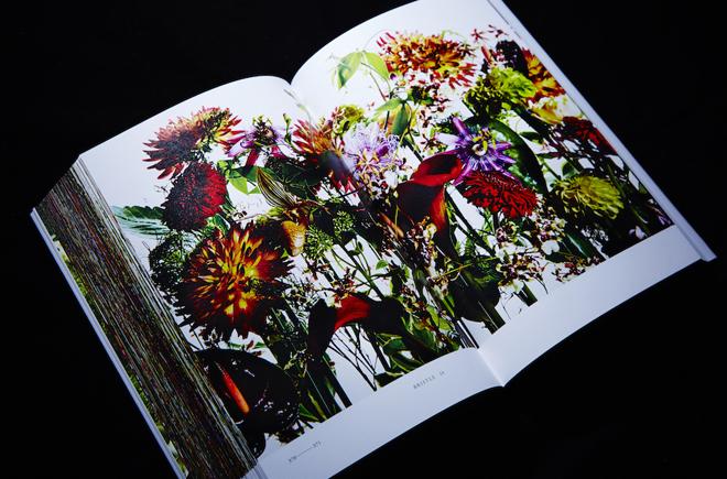 Экзотические книги. Адзума Макото. Макото Азума цветы во льду. Альбом цветов. Альбом с растениями.