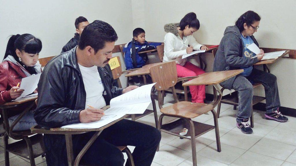 ICHEACHIHUAHUA's tweet photo. En el #CAMEF #DIF Zapata #CZ17 #Juárez tenemos muy buena respuesta a la 1a Jornada #Todoscontraelrezagoeducativo http://t.co/ocn0KPQoAE