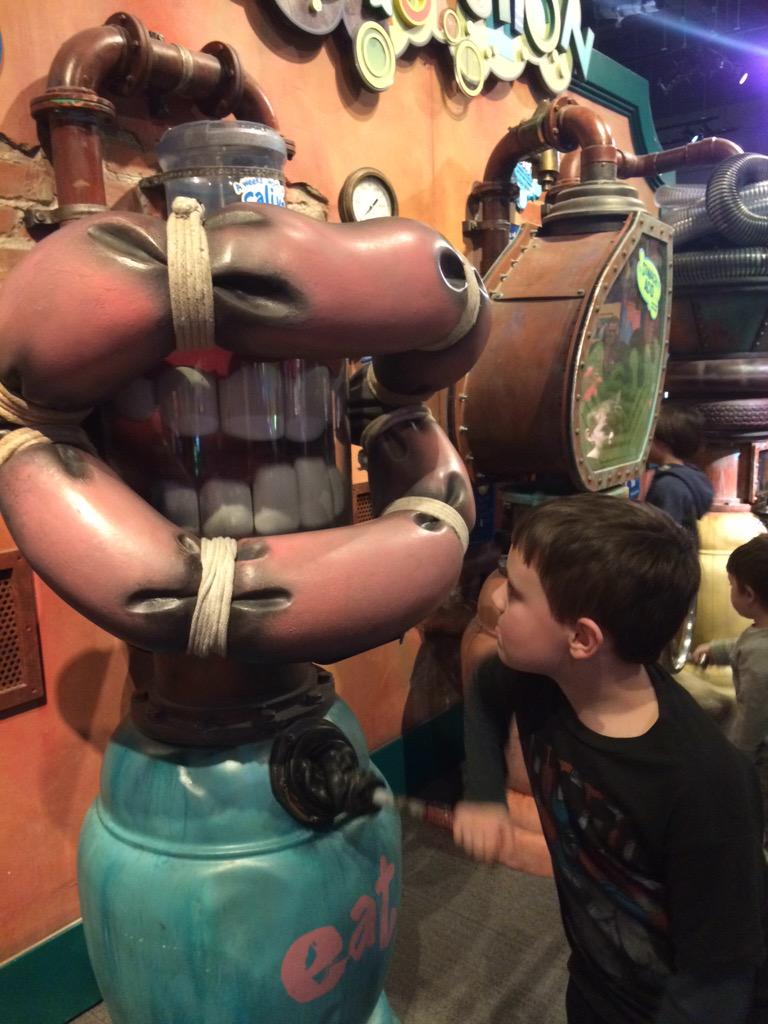 michellelongo's tweet photo. Chewing things up @LibertySciCtr Sesame Street Body Exhibit. #SpringBreakLSC #JerseyMoms http://t.co/7zdacOv6Q9