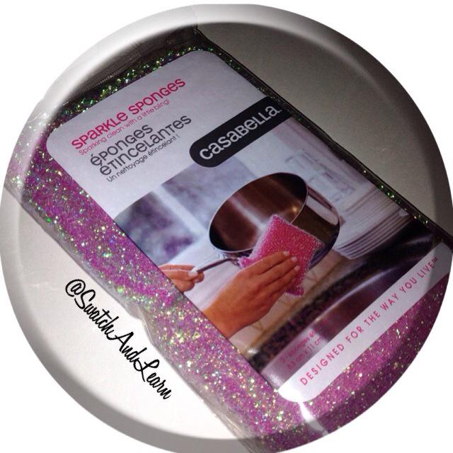 SwatchAndLearn's tweet photo. The @CasabellaClean #SparkleSponges from @KSPStuff are the only dish sponges I 💗! #Cinderella #CleaningCanBeFun http://t.co/YSs5ZR5rhc