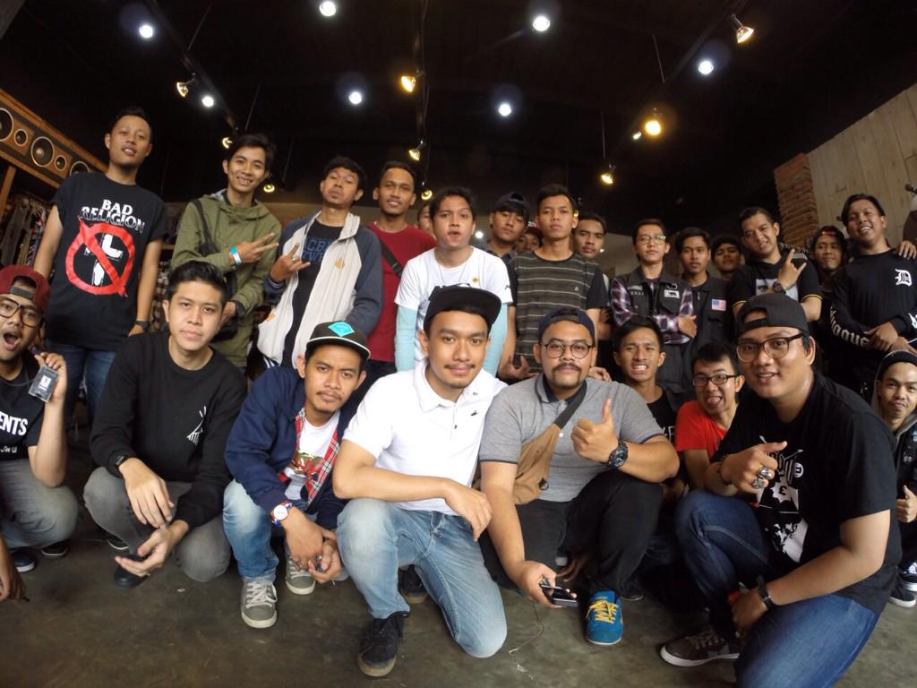 @RifkiMawlana <a href="/GriffonsArmySRG/">G*A Serang</a> thankyou for coming &amp; also supporting our gath! #BantenUnited HAHA