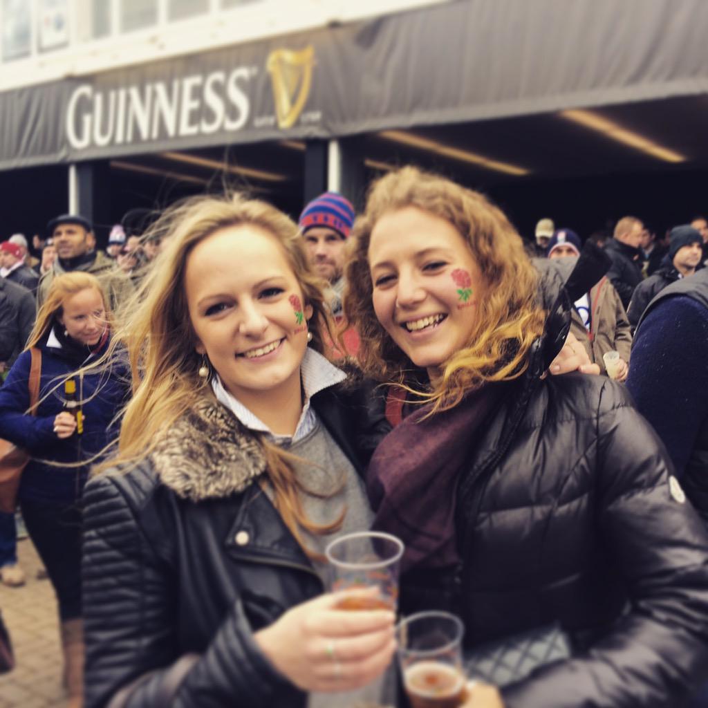 EmilyPT's tweet photo. Twickenham #weartherose http://t.co/UmdDRDvM5W
