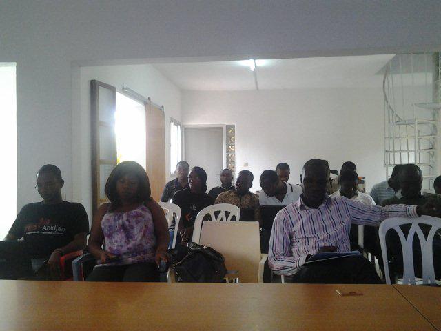 agnissaneric's tweet photo. Démarrage des présentations des applications #electech15 à @akendewa avec le @NDItech @cdoten @fyouzan @jpehouman http://t.co/OhlNWaf74t