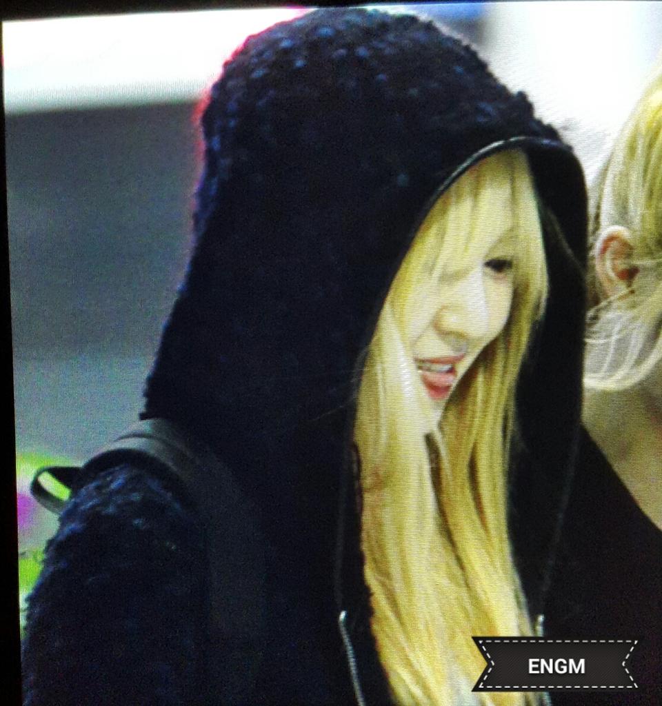 engm_kr's tweet photo. 150321 인천공항 입국 #웬디 후드완이 좋아😘 http://t.co/HIssrbi7Le