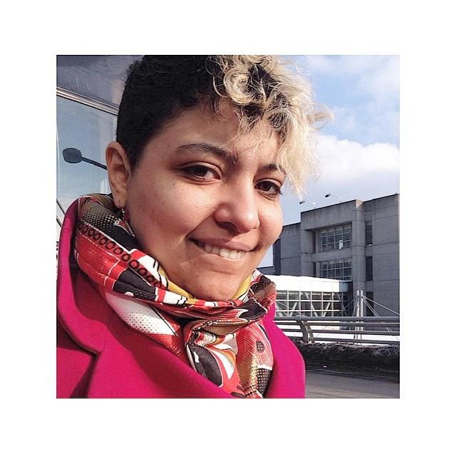 ColoreMTL's tweet image. #ClientPic | Check out @Aysuran in Paris with her #ColoréDesign winter cowl. "Ces cols sont juste une tuerie. Je ne…