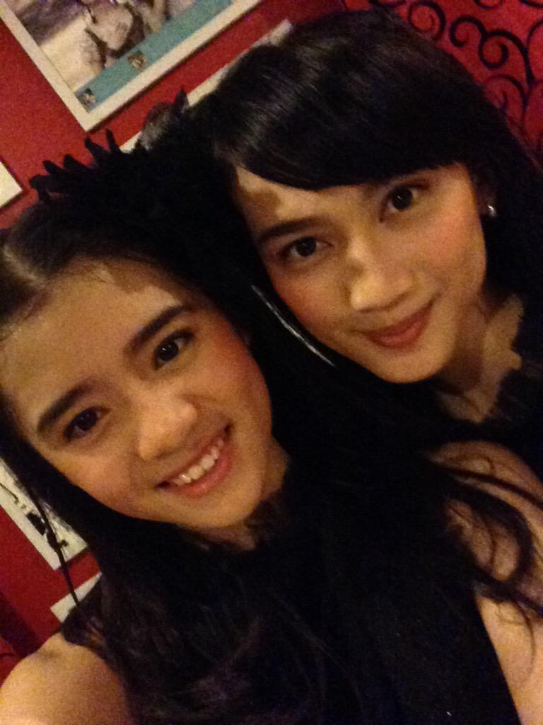 vankaaa_a's tweet photo. makasih buat theater hari iniii👌👌🙈💜 http://t.co/91Ck4LlM3v