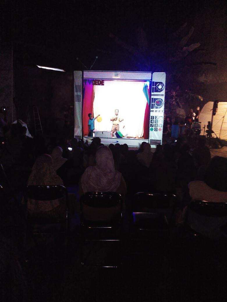 Puas lo cil di dongengin di tv gede kite,,with PM Toh malam ini smakin meriahahahah... #TVKeliling