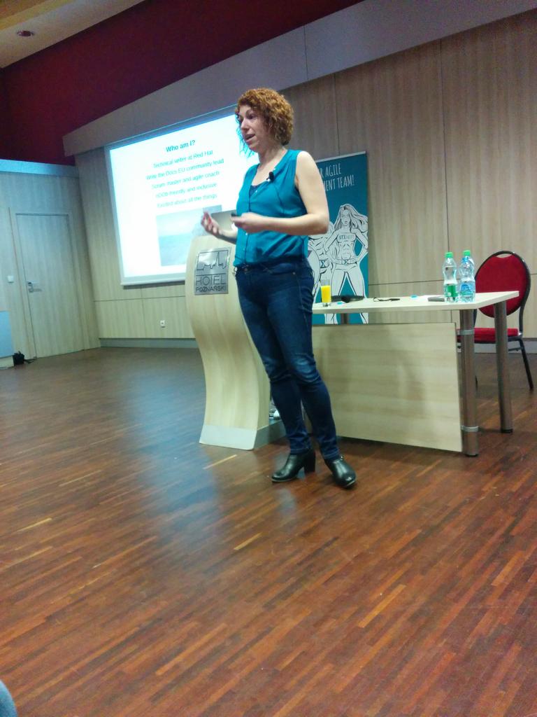 flaper87's tweet image. @thatdocslady shares her agile development model for docs writing. Brought to you from #redhat at the #stxnext summit