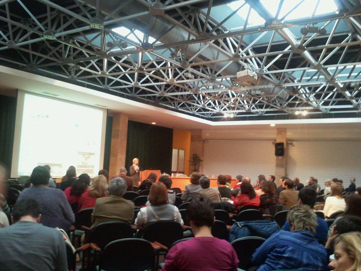 netgeneracio's tweet photo. A nap végén a ma készült animációkat nézzük meg. Még mindig teltház van :-) #digikonf2015 http://t.co/oZx7lhxrus