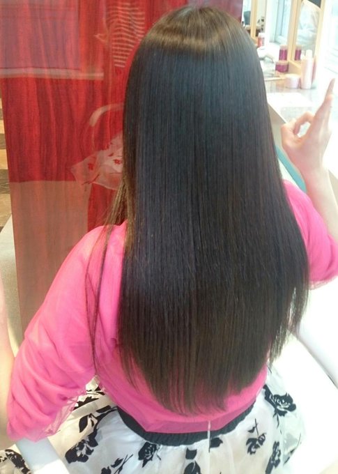 今日は美容室に行って髪の量を減らしてきたの󾭠 新しいお洋服きてるんるん😆🎶✨ http://t.co/SY6s1KcYUs