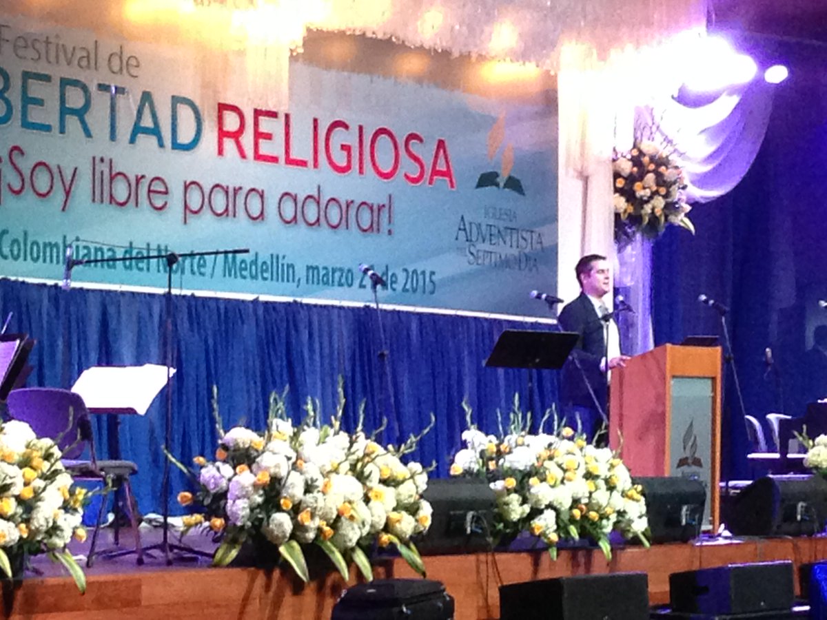 Ezrueda's tweet photo. #FestivalLibertadReligiosa “Siento que Dios tiene un plan para mí,que me ha conducido y seguirá...."Concejal Cuartas http://t.co/j2RkzmB3a7
