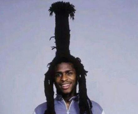 HumorATope's tweet photo. -Peluquero: Que calor hace hoy!
-Cliente: Apetece estar en la playa bajo una palmera
-Peluquero: No digas más amigo. http://t.co/OcNSdgbu63
