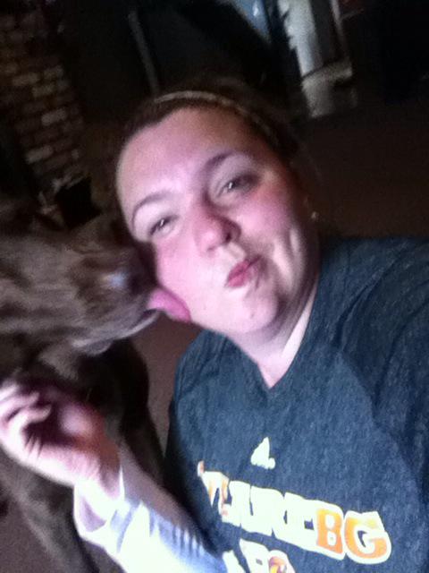 kerryleejones's tweet photo. My training partner today #cutbackweek#postrunkisses #postrunnap #pitthalftraining http://t.co/ZKqPQvH66J