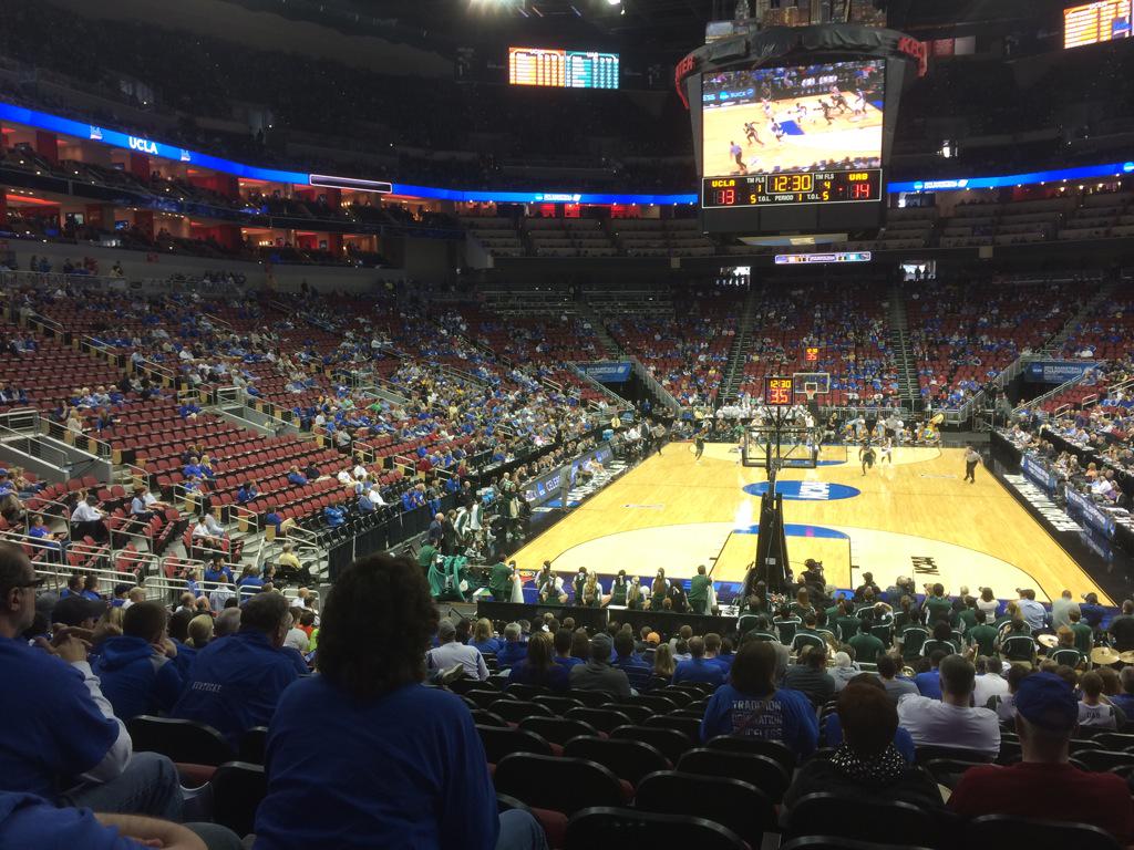 MrRushiSheth's tweet photo. Ncaa alcohol ban = empty seats http://t.co/RBm11eNa3R