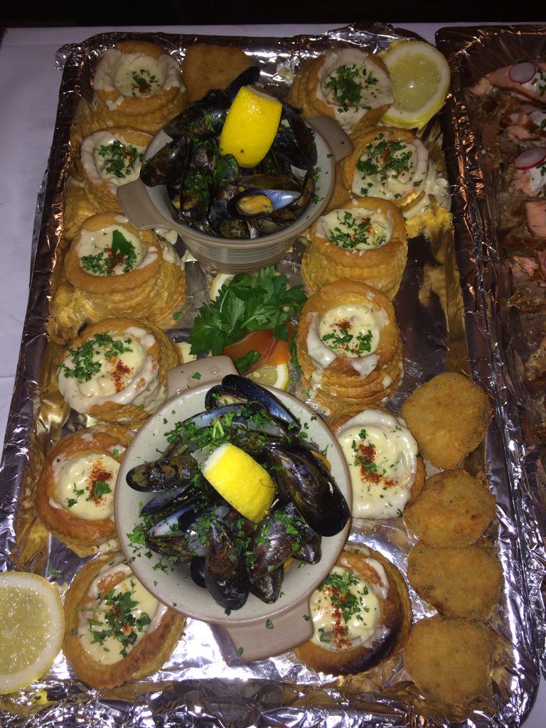 newfieldinn's tweet photo. Some pictures from a "seafood night" in nevins http://t.co/GnVRPAvNsT