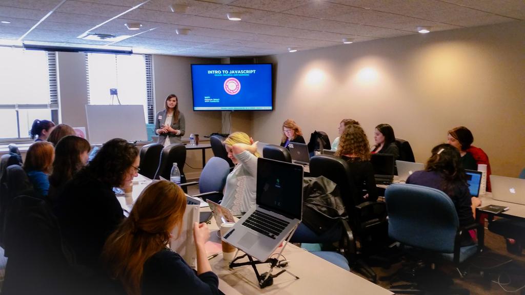 marktimemedia's tweet image. About to spend the weekend learning #javascript w/@amlyhamm & the awesome @GDImpls crowd #unicornTraining #introToJS