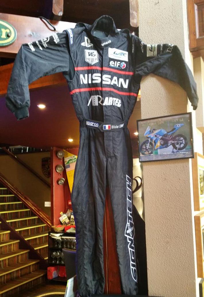 nelsonpancia's tweet photo. #LeMans mais que fait @OlivLombard au #LegendCafe 😉 http://t.co/dHyP5Oz1Yq