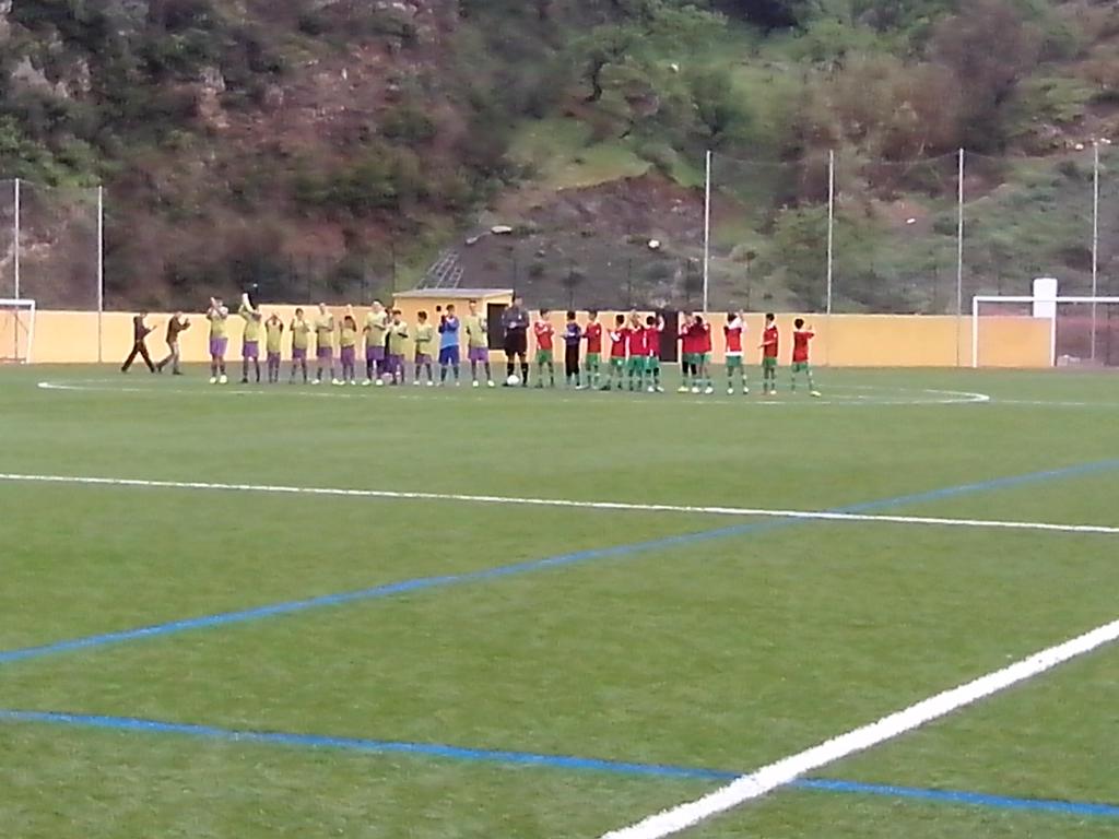 LRojis's tweet photo. A pesar del mal tiempo estuvimos muy bien en el segundo tiempo @CDBonela  4 ante un  @AtlPortadaAlta  2 http://t.co/Jq3X01Gxos