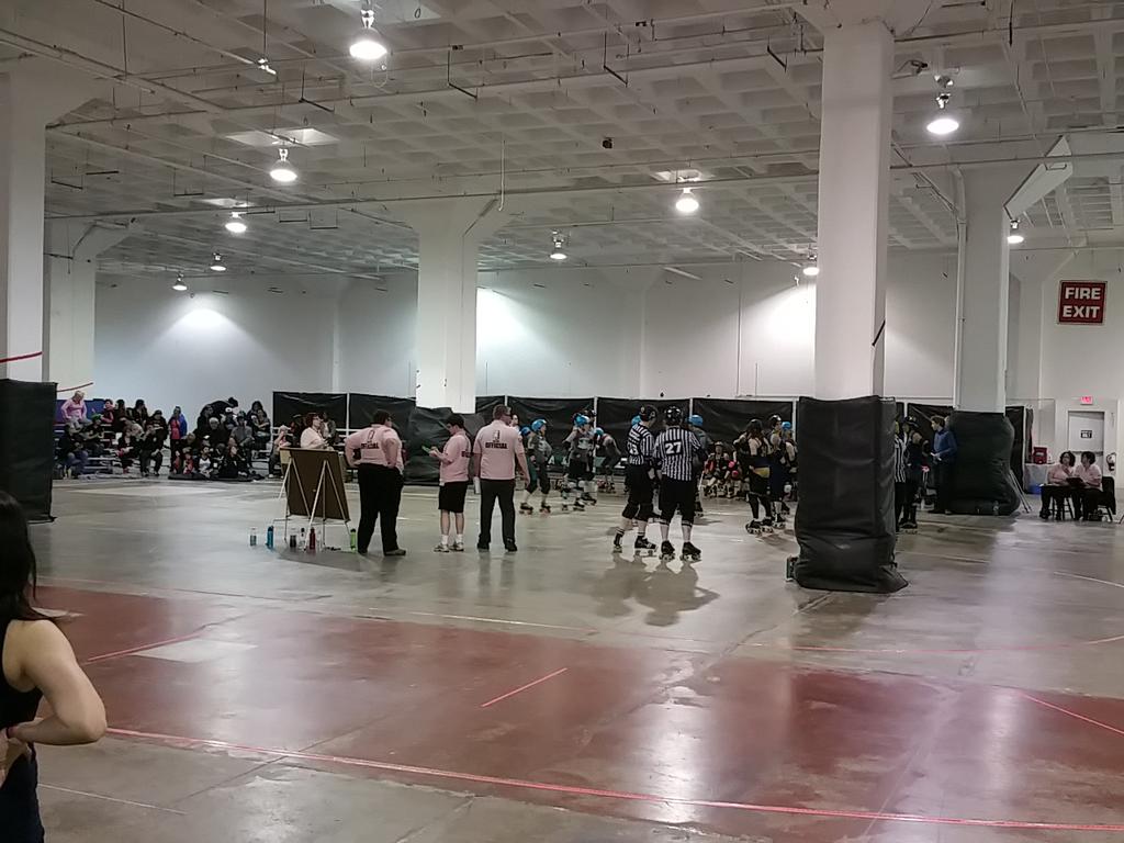 gijones556's tweet photo. Oh, just hanging out with @TOROLLERDERBY at #QCC2015 http://t.co/BkiXJ2zQko