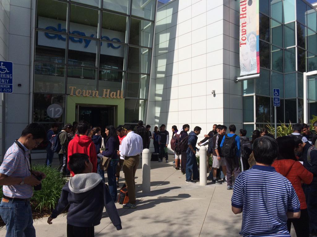 jzwoo's tweet image. Teens lining up for Teen Hackathon about to start honored that we are hosting @braintree_dev