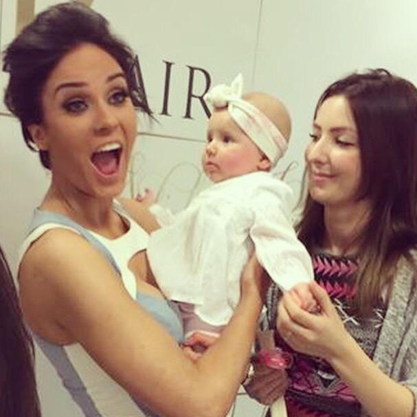 RiverRoseWraps's tweet image. Hope @VickyGShore loved baby Lotties topknot headband 😂😍👍🎀 xxx