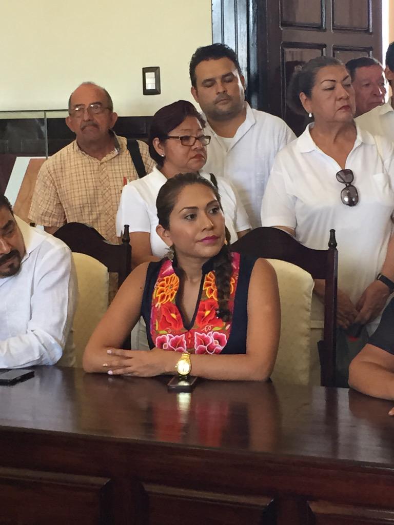 Yes_Nolasco's tweet photo. Esta remodelación del Palacio Municipal se realizó con un monto de 2.5 millones d pesos q gestioné para este proyecto http://t.co/G0Seylz2A8