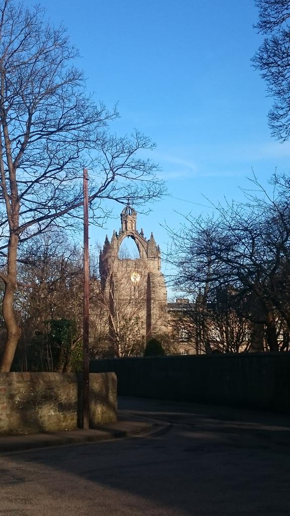 AiberdeenQuine's tweet photo. Gorgeous day for walking round Old Aberdeen 🌞 #naefilterneeded http://t.co/nke2AW5P4C