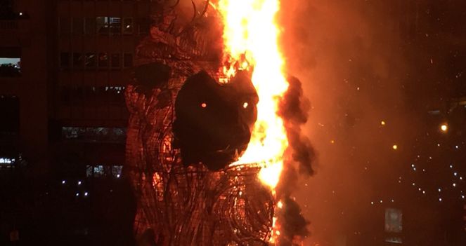 radiovalencia's tweet image. ¿Quieres volver a revivir las #fallas2015? No te pierdas los mejores vídeos e imágenes cadenaser.com/tag/fallas/a/