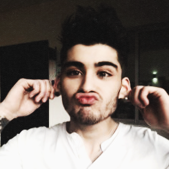 StoryOfMyLifeO5's tweet photo. Come si fa a non amare un ragazzo cosรฌ truzzoooo!..โค๐
#ItalianDirectioners-@zaynmalik-#SeiBellissimo-#LoveYou. http://t.co/pHfA6EVnnH