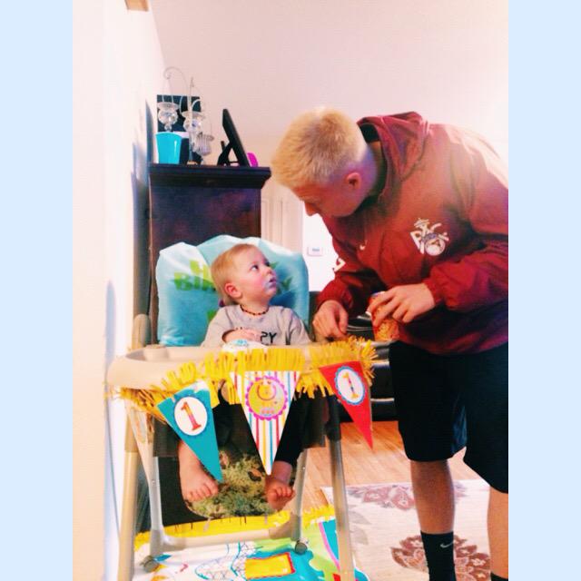Kyl3p3t3rson's tweet photo. Love this little kid, looks just like me when I was younger. TB to his 1st Birthday! #nextprodigy http://t.co/bYacEuyFl7