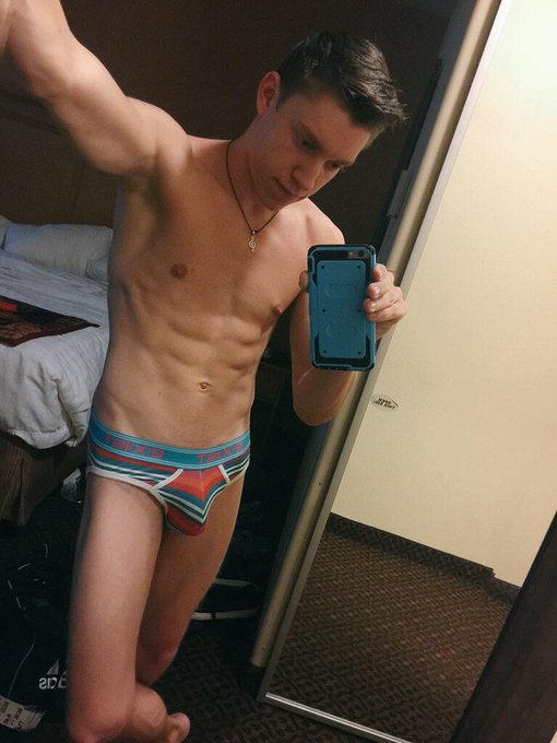 Online now! New location today :D http://t.co/9A19bcXxdm cum play with me #gay #gaycamshow @chaturbate