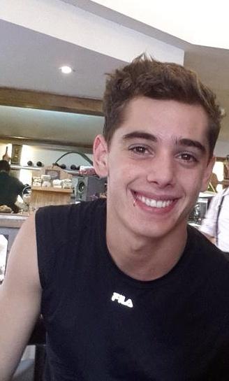 CombateCreceC9's tweet photo. te gustaría que sea uno de los 3 finalistas SER ? 
RT SI 
FV NO 
@sergiocelli http://t.co/lrvOmyKZft