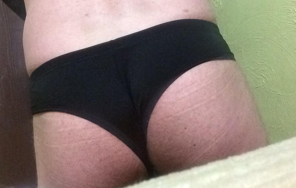 ukthong's tweet photo. Big thong! #meninthongs http://t.co/2yBVmeDgDQ