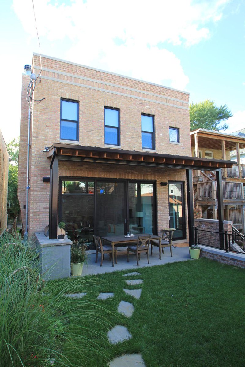 upvisually's tweet image. Leavitt St. Residence – A Two Flat Converted Into a Single Family Residence upvisually.com/?p=5073