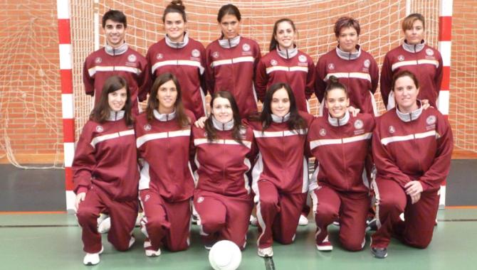 SALA FEMENINO | Triunfos del <a href="/USALDEPORTE/">DEPORTE_USAL</a> y el <a href="/IIIColumnas/">CD Tres Columnas</a> en dos buenos partidos salamancartvaldia.es/not/74379/triu…
