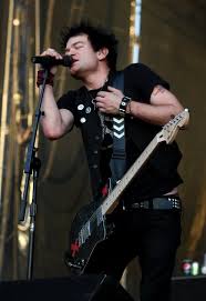 Happy birthday Sir Deryck Whibley I fucking love u <3 