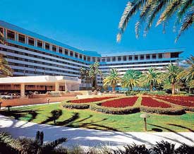 WI_DECA's tweet photo. We cannot wait to stay at the beautiful Hilton Walt Disney World at #DECAICDC! http://t.co/VGyKntLt9o