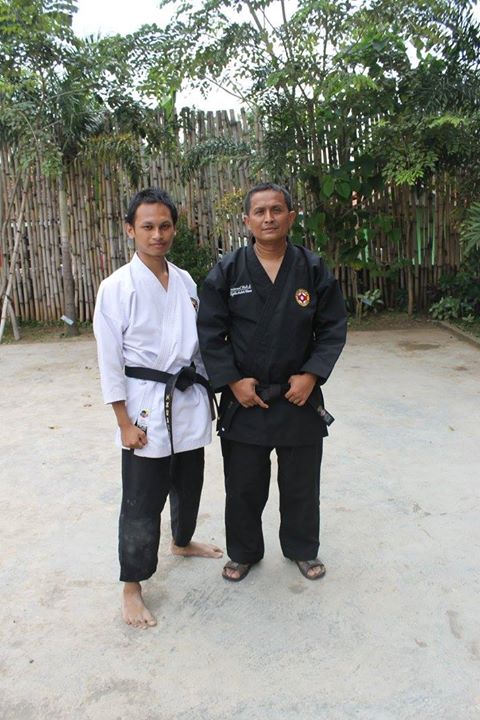 IrfanAshory's tweet photo. berfoto bersama sensei Hadi http://t.co/DOOA8lpmDo