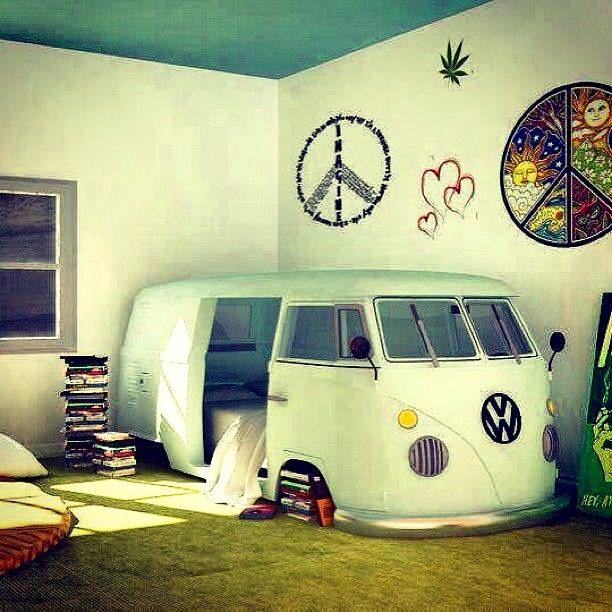 Volkswagen4ever's tweet photo. #campercomfort #mancave #vw #volkswagen #den #innovation #slammed #panscraper #split http://t.co/JrYrZwveCN
