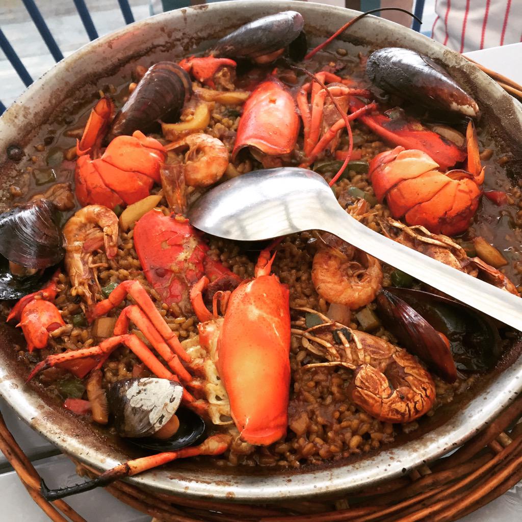 MichaelBirch's tweet photo. β@Ivanmbart: #paella of my dreams! #Barcelona #IMGEats @imgmodels http://t.co/lPnPcLWVnYβ OMG @breijOR_THEY