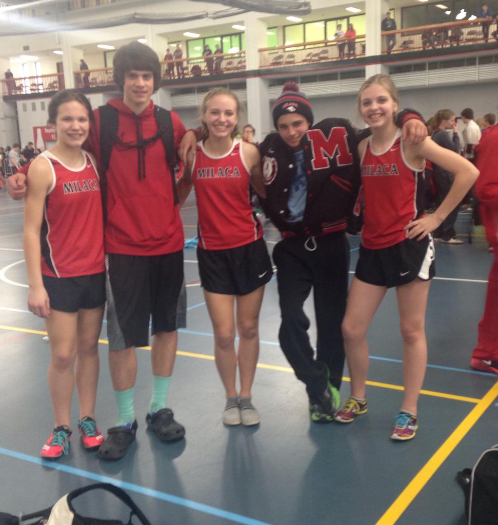 AlPloogs's tweet image. S/O to the track team for an amazing day☺️ Thanks for all the memories😜 #flock #digits #2mi&amp;amp;relay