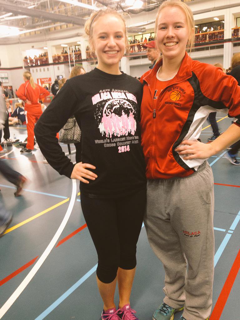 AlPloogs's tweet image. S/O to the track team for an amazing day☺️ Thanks for all the memories😜 #flock #digits #2mi&amp;amp;relay