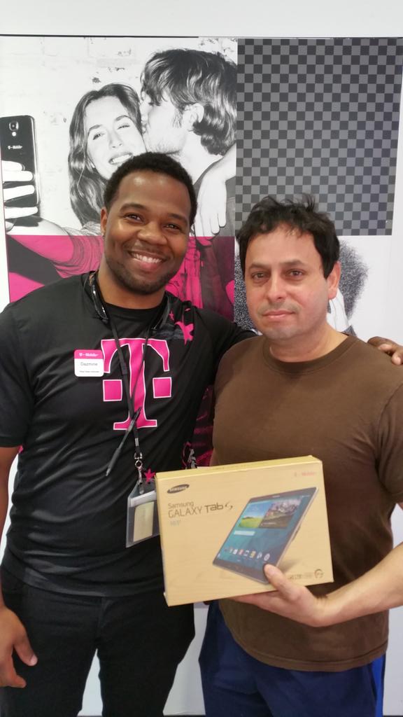 TeamMagentaNN's tweet photo. #HidenwoodBarberShop with a "Clean Cut" deal @TMobile  We appreciate your business @otishumphreys @mcard55 #RVA #8010 http://t.co/GFjMibMZox