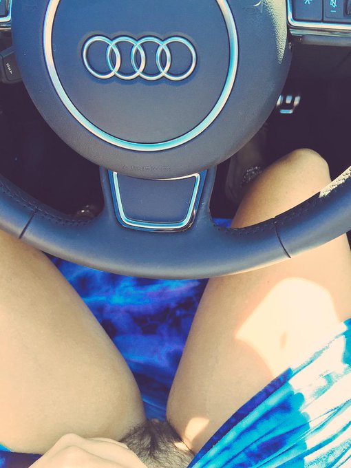 #teambush clearly Im bored in traffic http://t.co/4f7RDRly0H<a href="/tag/teambush"class="tags">#teambush</a>