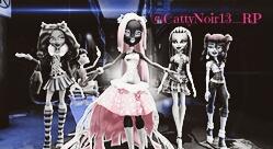 cattynoir13_RP's tweet image. Myself @frankiefusion13 @_RealDraculaura @abbey_ice_MH @Clawdeenwolf01 @Operetta001 @DeadFastGeek #BooYorkBooYork !!!