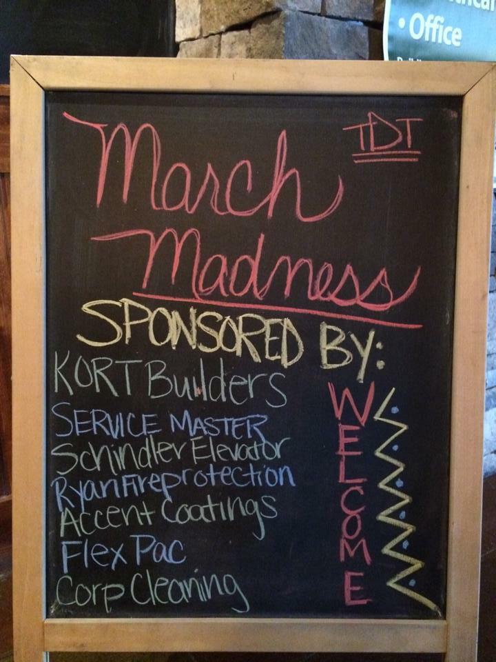 Bev78Miller's tweet photo. 1st Annual NCAA Tournament @DistrictTap..Sponsored by.. http://t.co/K8mvKZ95XC