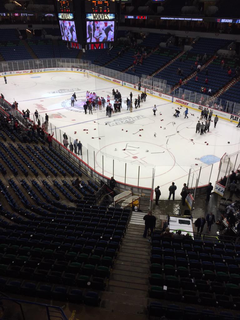 MiamiHockeyBand's tweet image. WE DID IT!!!! @MiamiOH_Hockey @MiamiHockeyBlog @MiamiHockeyBlog #NCHCchamps