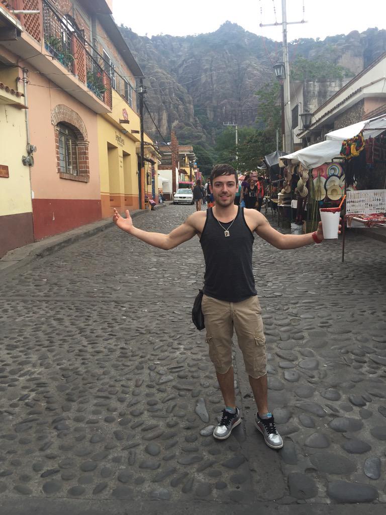 Cumbeando, chupando y Tepozteando. Energía positiva. I ❤️ this place