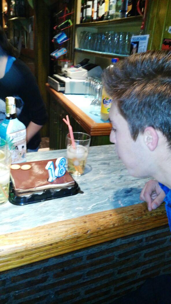 SamuelAguilar97's tweet photo. @PiXurri13 @Fernekpucioo @ElLusoo @KarlosPepi #18 #Colegas #Lio http://t.co/MtSkHaFu9N