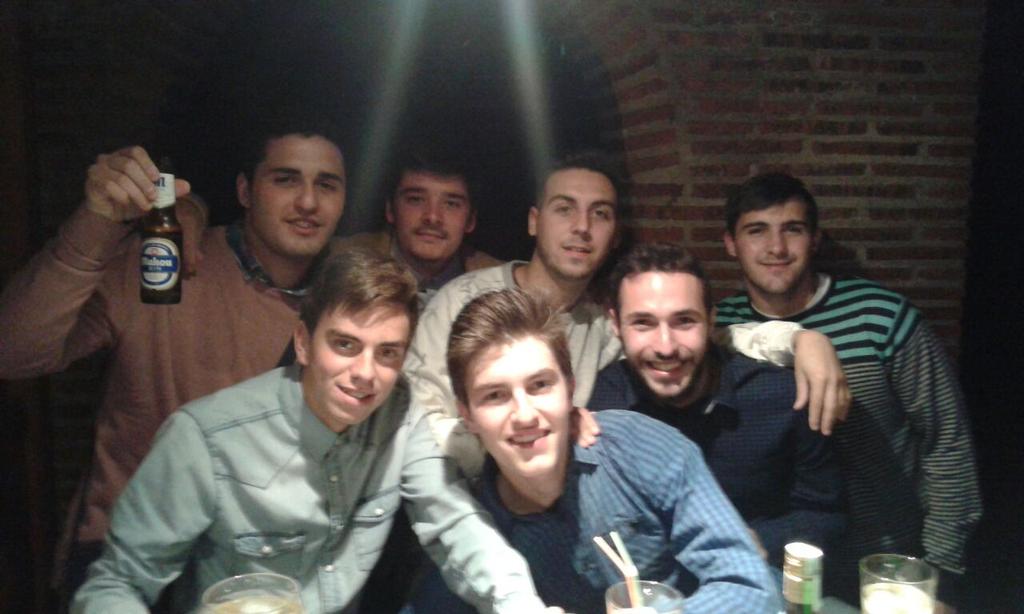 SamuelAguilar97's tweet photo. @PiXurri13 @Fernekpucioo @ElLusoo @KarlosPepi #18 #Colegas #Lio http://t.co/MtSkHaFu9N